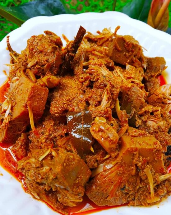 Jackfruit Sri Lankan Curry (Polos Curry / Ambula)